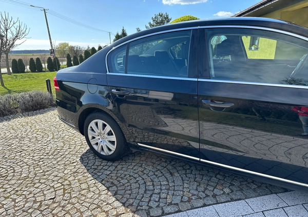 Volkswagen Passat cena 42990 przebieg: 298100, rok produkcji 2013 z Brok małe 379